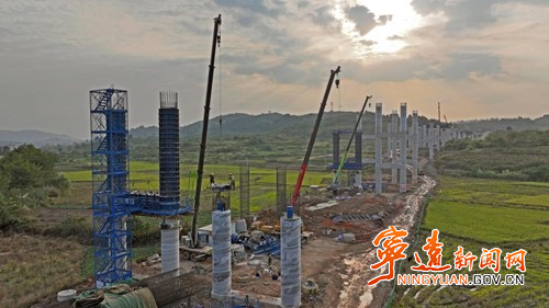 宁远:桂新高速公路项目稳步推进3_副本500.jpg 宁远:桂新高速公路项目稳步推进3_副本500.jpg