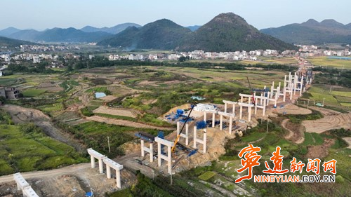 宁远:桂新高速公路项目稳步推进_副本500.jpg 宁远:桂新高速公路项目稳步推进_副本500.jpg