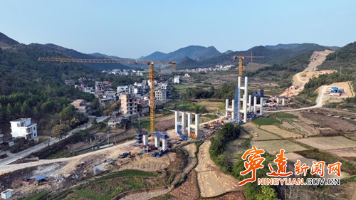 宁远:桂新高速公路项目稳步推进4_副本500.jpg 宁远:桂新高速公路项目稳步推进4_副本500.jpg