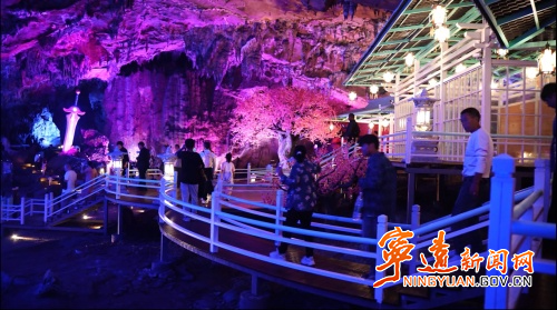 宁远:全新升级 沉浸式体验引游客打卡2_副本500.jpg 宁远:全新升级 沉浸式体验引游客打卡2_副本500.jpg