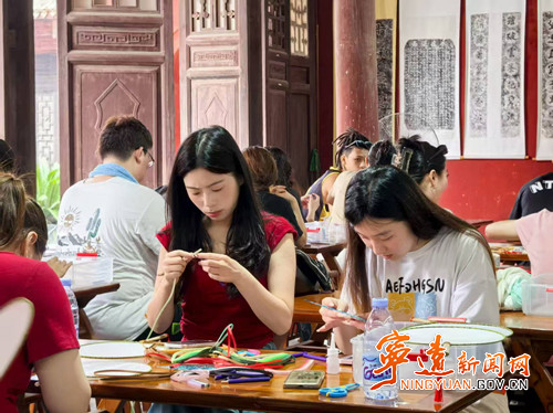 “恰同学少年”研学营走进宁远共品湖湘文化2_副本500.jpg “恰同学少年”研学营走进宁远共品湖湘文化2_副本500.jpg