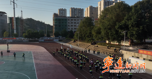 宁远县莲花小学体育活动点亮校园_副本500.png 宁远县莲花小学体育活动点亮校园_副本500.png