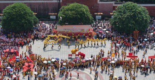 舜裔舜商文化踩街活动在宁远举行2_副本500.jpg 舜裔舜商文化踩街活动在宁远举行2_副本500.jpg