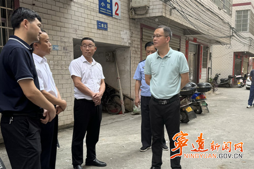 毛政调研安全生产和种苗繁殖基地选址工作_副本500.jpg 毛政调研安全生产和种苗繁殖基地选址工作_副本500.jpg