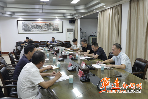 毛政调研涔天河支渠管理工作2_副本500.jpg 毛政调研涔天河支渠管理工作2_副本500.jpg