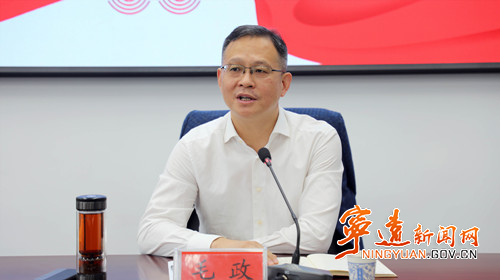 毛政为党校主体班学员上党课2_副本500.jpg 毛政为党校主体班学员上党课2_副本500.jpg