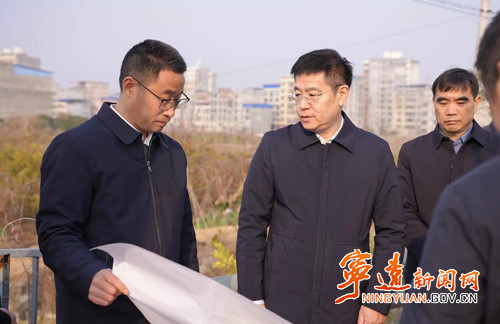 胡勇刚调研城区排水工作_副本500.jpg 胡勇刚调研城区排水工作_副本500.jpg