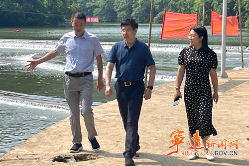 胡勇刚调研督导防溺水工作_副本500.jpg 胡勇刚调研督导防溺水工作_副本500.jpg