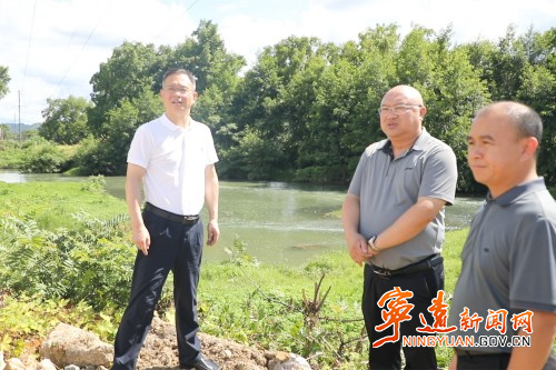 毛政调研河长制工作_副本500.jpg 毛政调研河长制工作_副本500.jpg