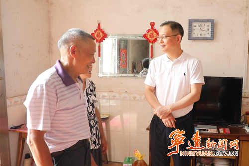 毛政开展“七一”走访慰问活动_副本500.png 毛政开展“七一”走访慰问活动_副本500.png