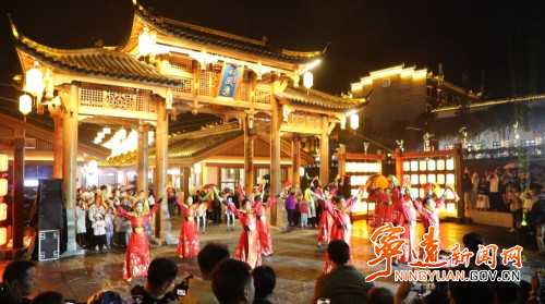 第四届永州旅游发展大会在宁远开幕 朱洪武宣布开幕 陈爱林主持1_副本500.jpg 第四届永州旅游发展大会在宁远开幕 朱洪武宣布开幕 陈爱林主持1_副本500.jpg