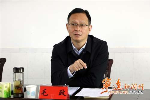 毛政深入湾井镇公开接待来访群众2_副本_副本500.jpg 毛政深入湾井镇公开接待来访群众2_副本_副本500.jpg