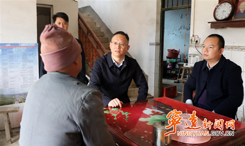 毛政深入乡镇督导乡村振兴工作2_副本500.jpg 毛政深入乡镇督导乡村振兴工作2_副本500.jpg