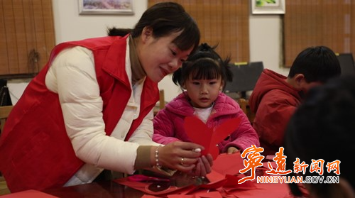 【我们的节日·元宵】宁远:下灌剪纸 文化传承_副本500.jpg 【我们的节日·元宵】宁远:下灌剪纸 文化传承_副本500.jpg