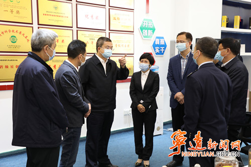 侯文来宁远调研防汛备汛和减税降费等工作2_副本500.jpg 侯文来宁远调研防汛备汛和减税降费等工作2_副本500.jpg