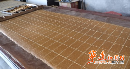 宁远:手工红糖加工忙 市场俏4_副本500.jpg 宁远:手工红糖加工忙 市场俏4_副本500.jpg