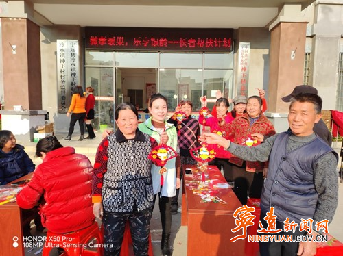 宁远：巧手剪纸添祥瑞 文化传承暖人心_副本500.jpg