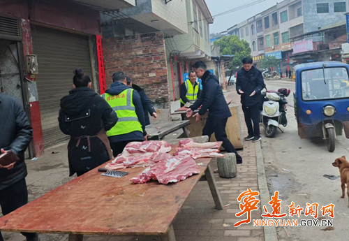 宁远舜陵街道：摆摊不“添堵” 重拳整治“马路市场”_副本_副本500.jpg