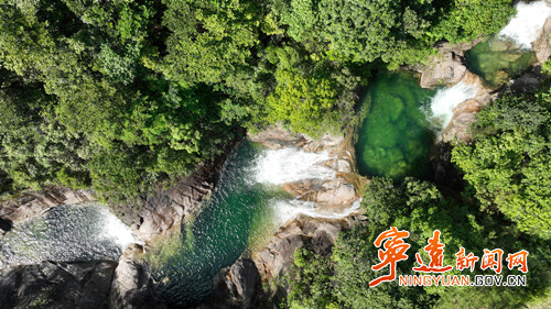 宁远：九嶷山溪瀑成群生态美3_副本500.jpg