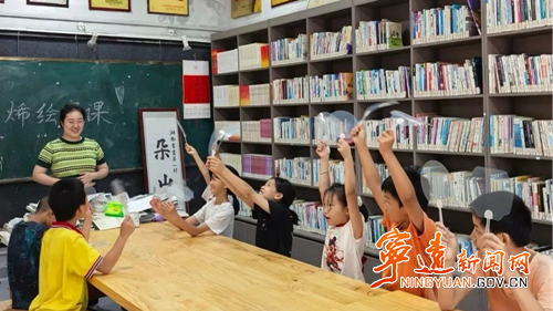 宁远县湾井镇:青春画笔绘乡土 美育甘霖润朵山_副本500.png 宁远县湾井镇:青春画笔绘乡土 美育甘霖润朵山_副本500.png