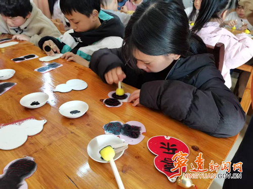 宁远冷水镇:开展儿童公益手工活动_副本500.png 宁远冷水镇:开展儿童公益手工活动_副本500.png