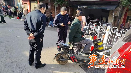宁远县中和镇：开展马路市场专项整治行动_副本_副本500.jpg