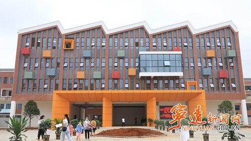 宁远：5年新增城区学位4.3万个 学位建设成效显著_副本500.jpg