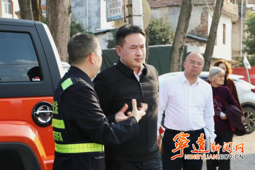 林亮亮调研安全生产并开展春节走访慰问_副本500.jpg