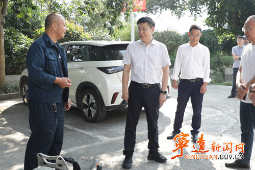 胡勇刚以“四不两直”方式深入乡镇检查安全生产工作2_副本500.jpg 胡勇刚以“四不两直”方式深入乡镇检查安全生产工作2_副本500.jpg