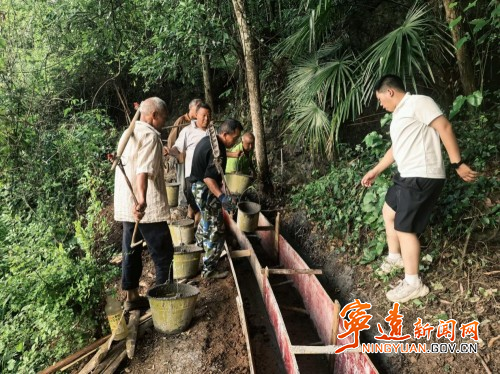 宁远县九疑瑶族乡：筑牢切坡建房防灾屏障2_副本500.jpg
