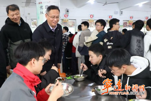 毛政深入宁远一中调研学生食堂工作_副本500.jpg