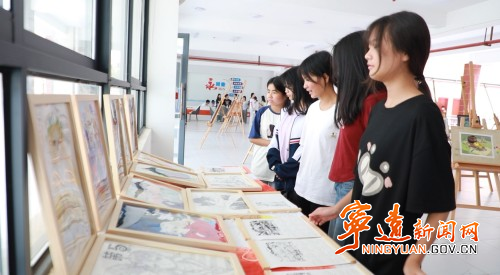宁远县职业中专学校举办特色美术作品展2_副本500.jpg