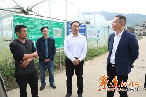 肖扬深入宁远调研2_副本500.jpg 肖扬深入宁远调研2_副本500.jpg