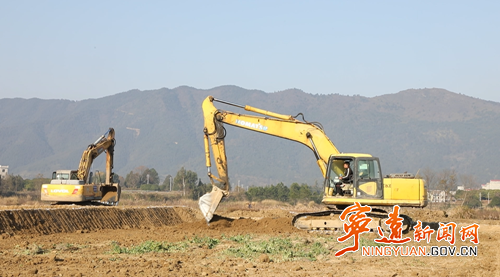 宁远：冬闲施工忙 良田筑根基2_副本500.png