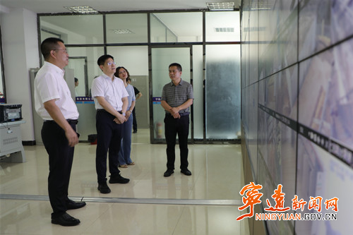 胡勇刚深入县直相关单位调研党纪学习教育开展情况_副本500.jpg