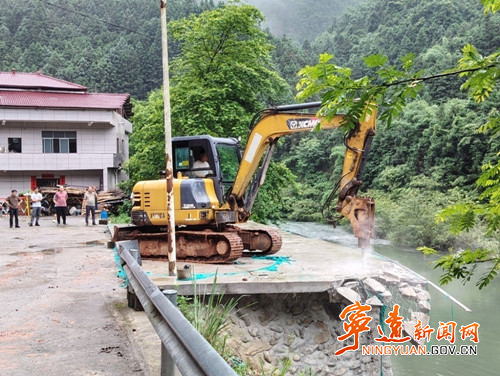 宁远县水利局：铁腕整治河道违建_副本500.jpg