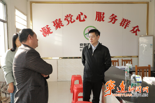 胡勇刚深入桐山街道调研_副本500.jpg 胡勇刚深入桐山街道调研_副本500.jpg