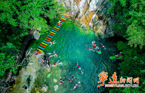 宁远：寻龙谷溯溪开园  体验22°的清凉4_副本_副本500.jpg