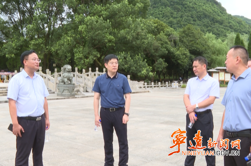 胡勇刚调研5A级景区创建工作_副本500.png 胡勇刚调研5A级景区创建工作_副本500.png