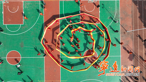 宁远:118米布龙舞出龙马精神_副本500.jpg 宁远:118米布龙舞出龙马精神_副本500.jpg