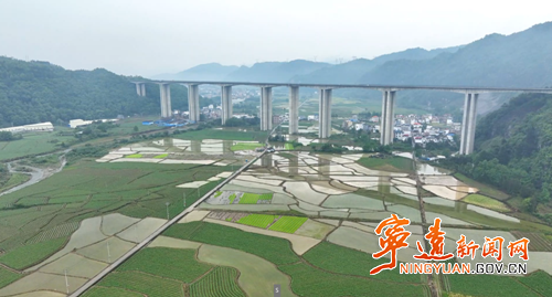宁远:机械化种粮让农民当上“甩手掌柜”_副本500.png 宁远:机械化种粮让农民当上“甩手掌柜”_副本500.png