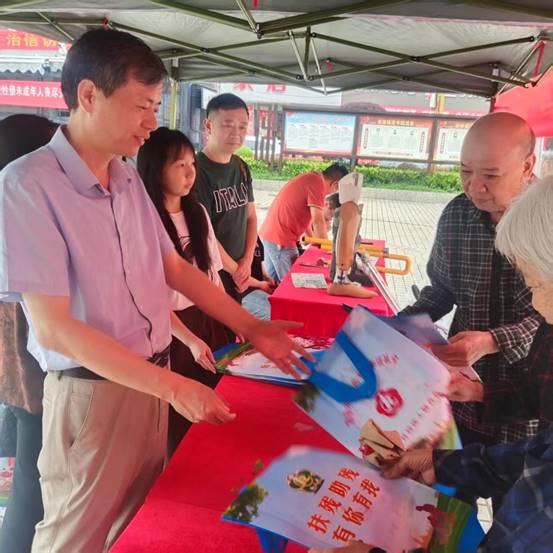 说明: c844a76700190dda8391bc0d337debb