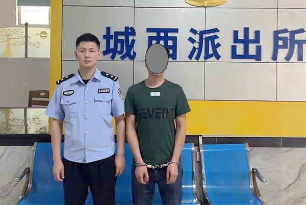 抓获盗窃嫌疑人。_副本.jpg 抓获盗窃嫌疑人。_副本.jpg