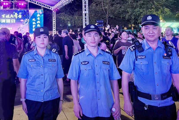 安保现场。3_副本.jpg 安保现场。3_副本.jpg