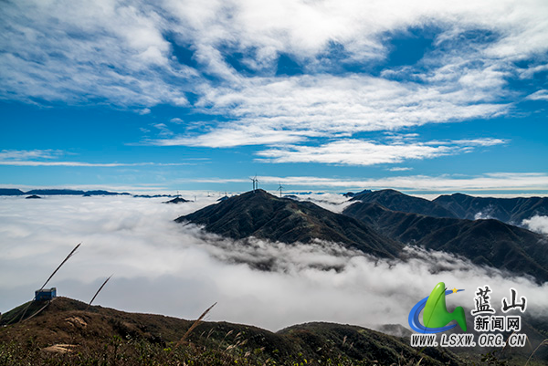 大美蓝山：云海托明月 美景共流连1.jpg